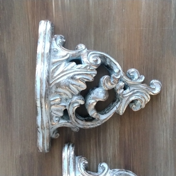 Antique Finish Old World Style Decorative Shelves - Picture 3 of 12